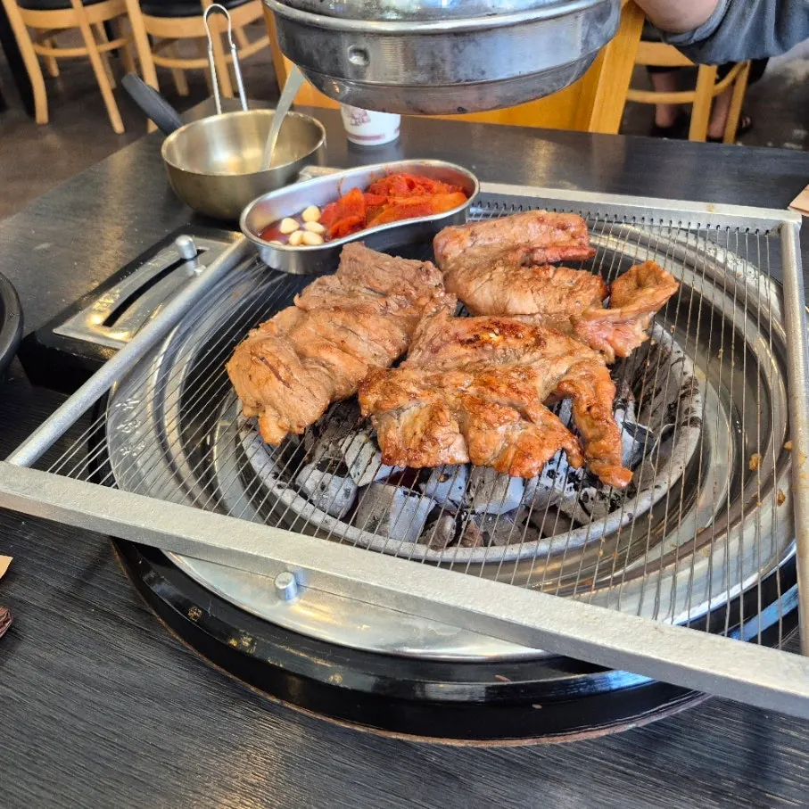 솥밥과 함께 나온 된장찌개