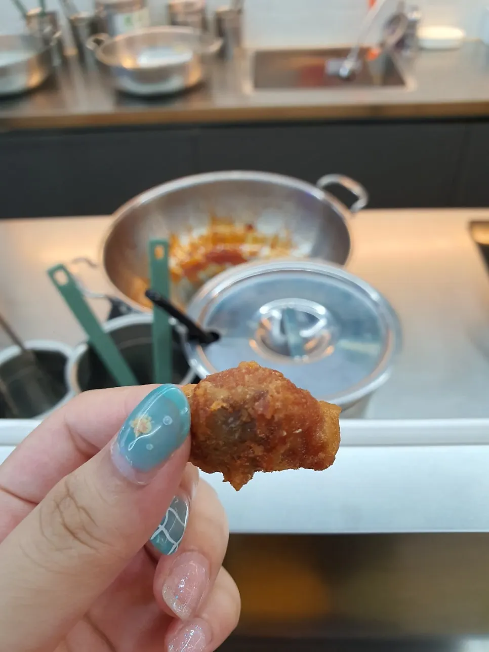 Fried chicken before being tossed in sauce