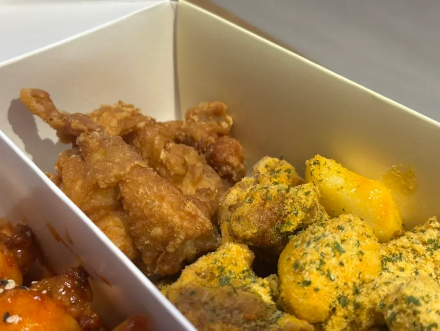 Plain fried chicken served without seasoning