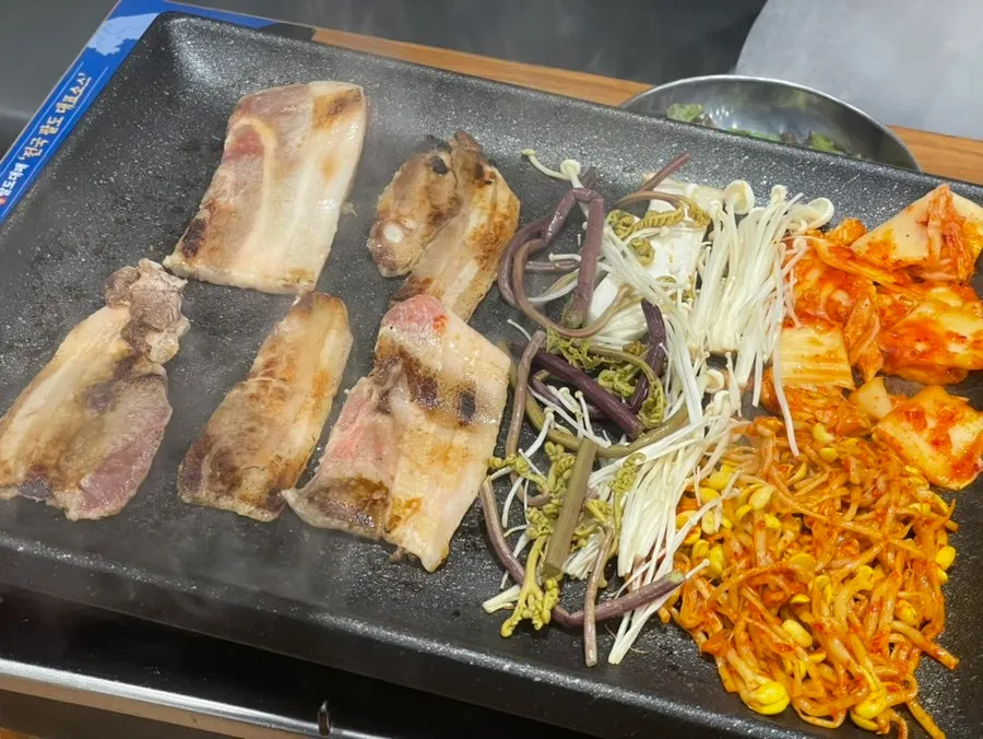 Abundant spread with sauces of every kind brought to the table