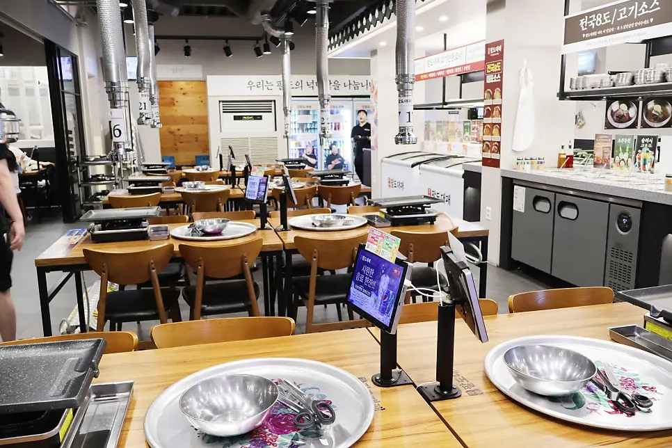 Spacious, comfortable interior of Muhan Paldo Daepae