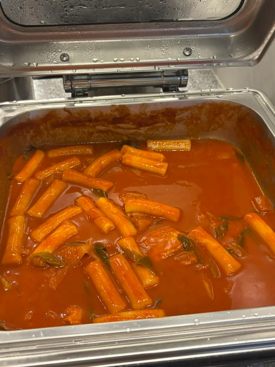 A plate of tteokbokki