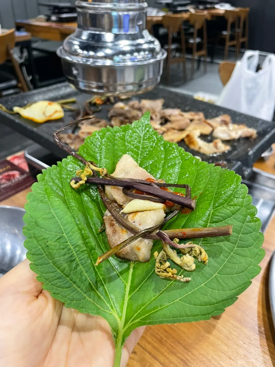 매콤한 비빔냉면 한 그릇