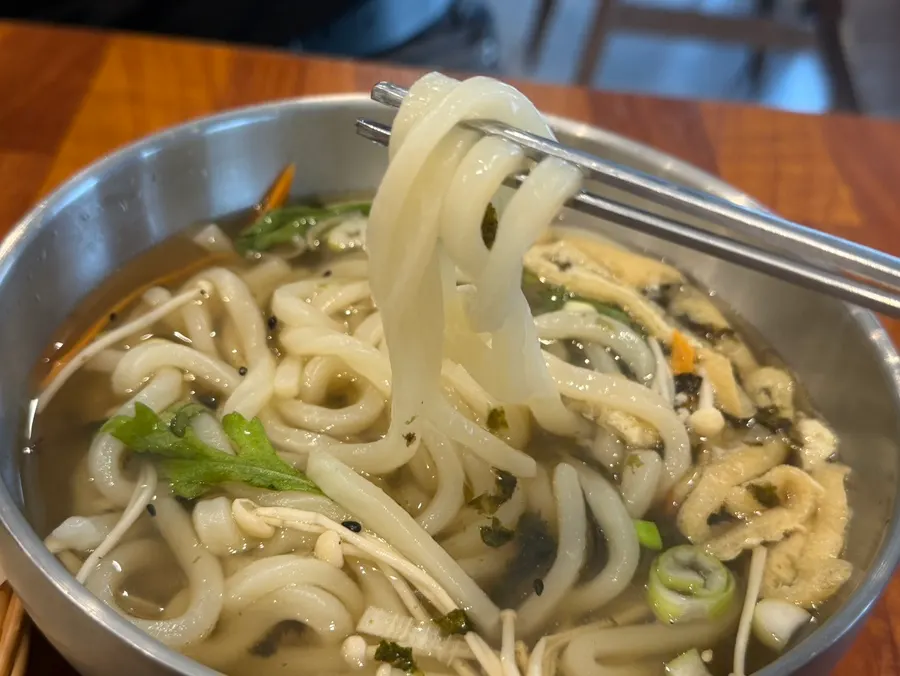 Clear-broth grandma's udon