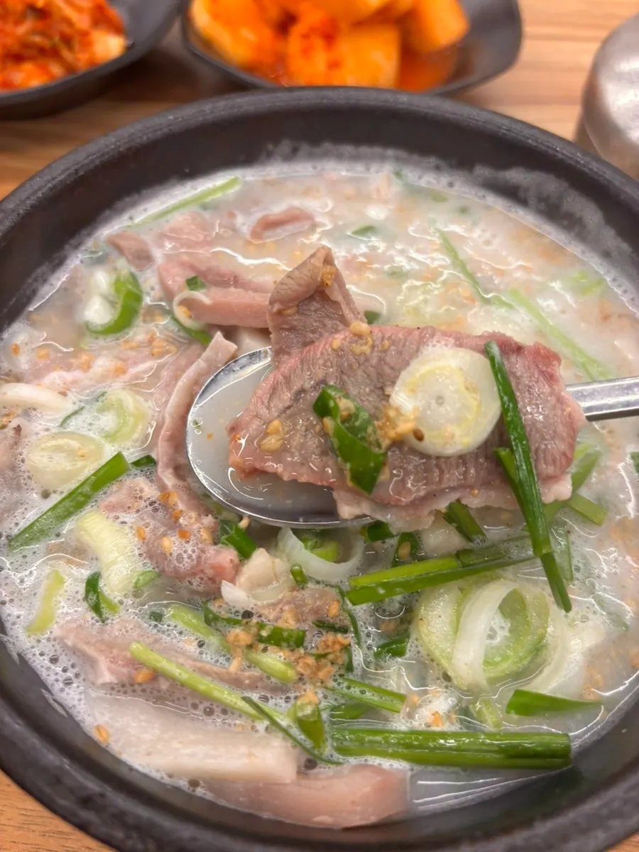 순대가 들어간 순댓국밥 한 그릇