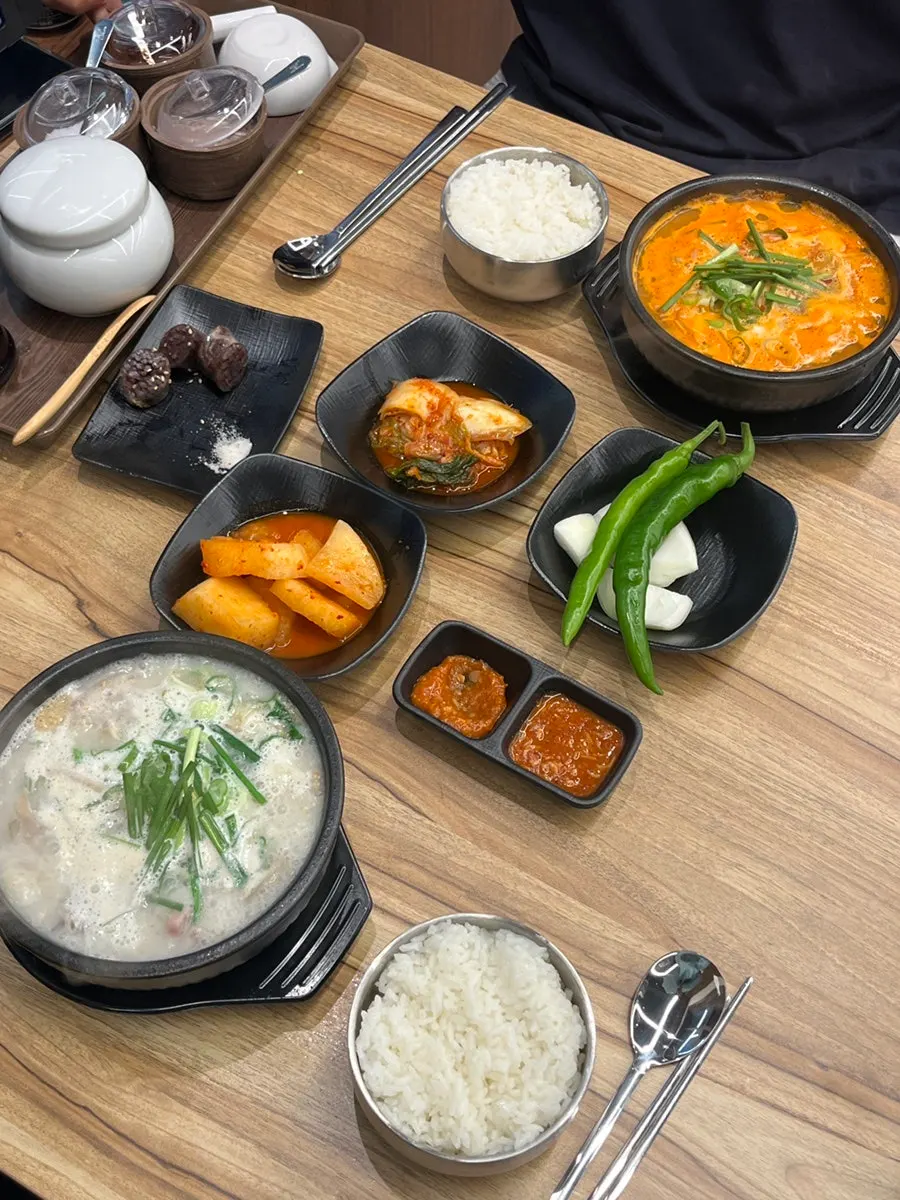 소금과 쌈장에 찍어 먹는 찰순대