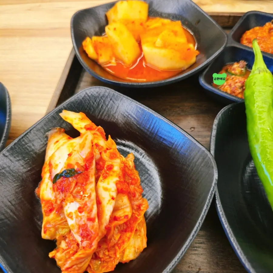 Basic side dishes served with the sundaeguk