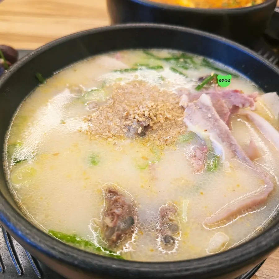 Sundaeguk broth with freshly ground sesame stirred in