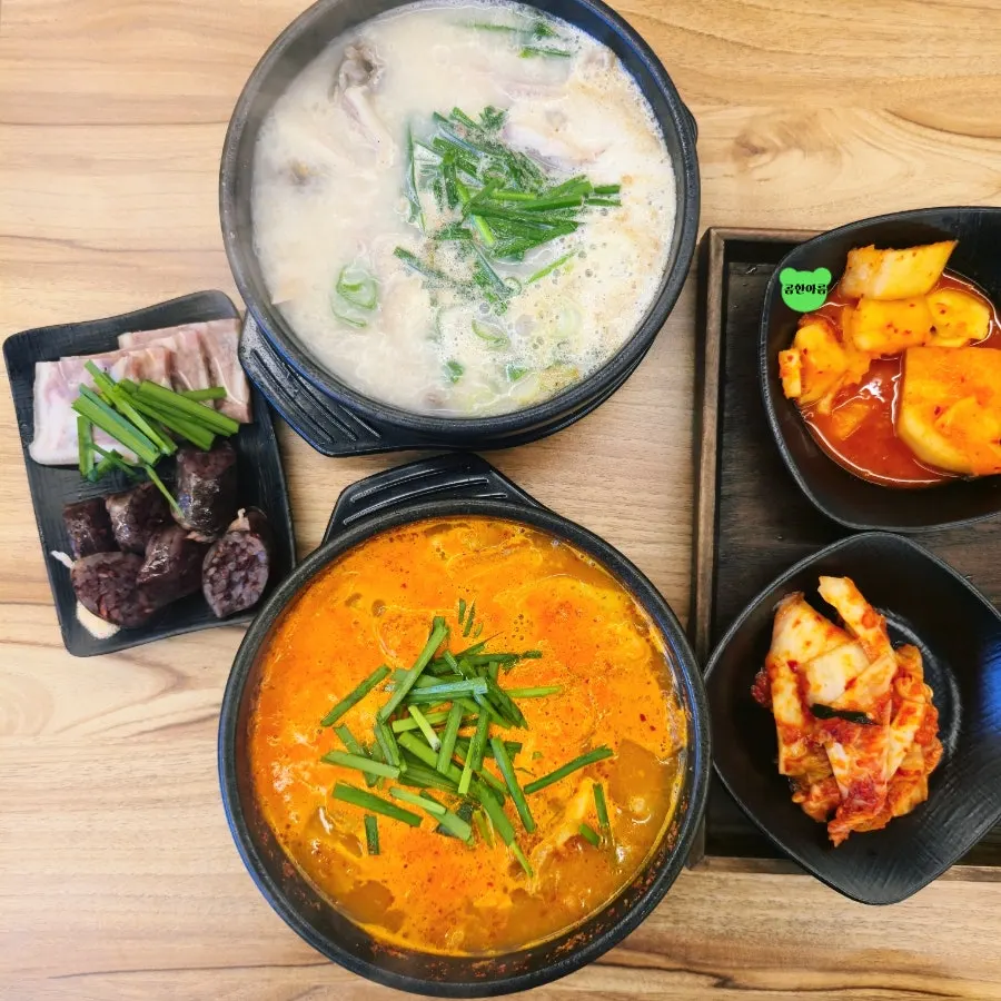 A hearty meal of gukbap and sundae laid out together