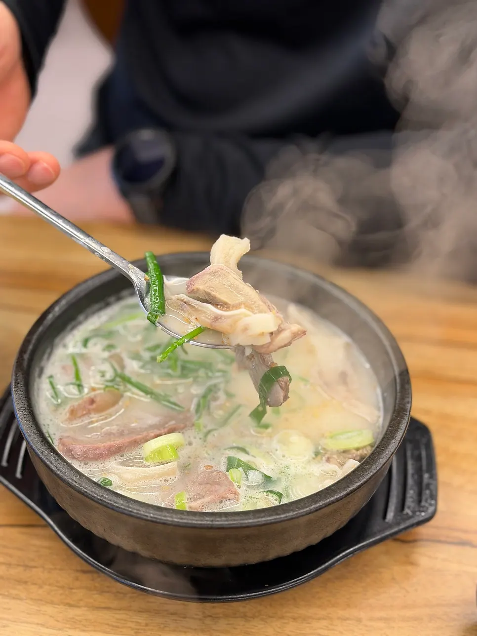 고기와 토종순대가 가득한 순대국 건더기