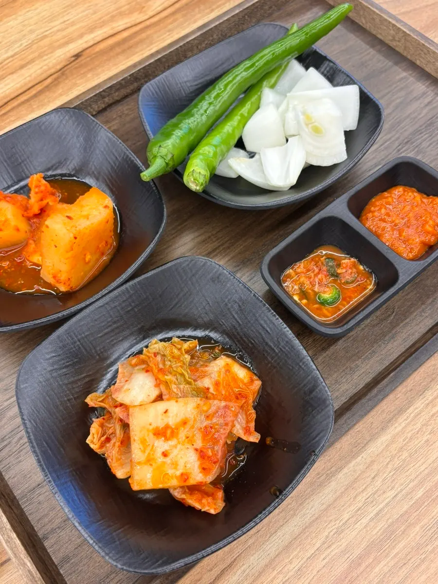 곱게 갈린 참깨가 담긴 절구