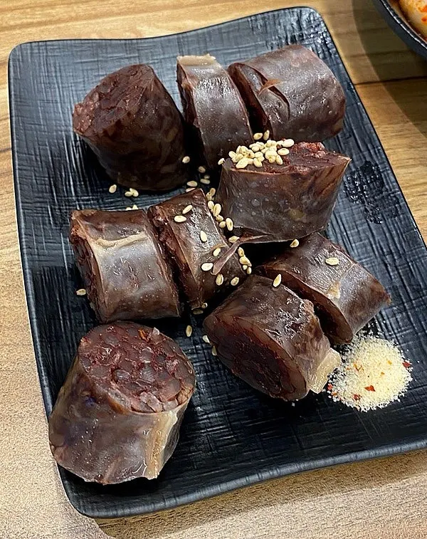 오픈 서비스로 나온 찰순대 한 접시