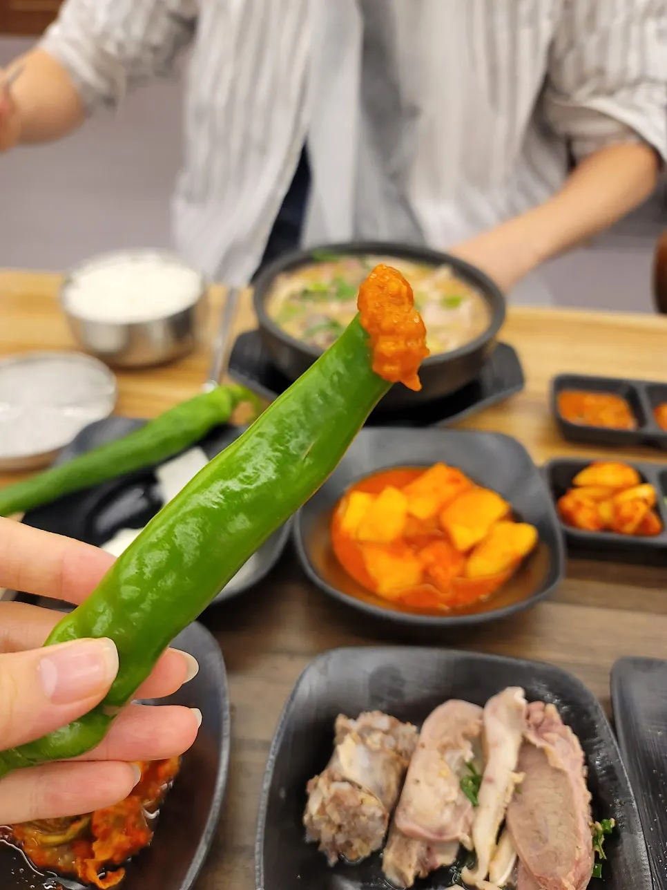 서비스로 나온 찰순대 접시