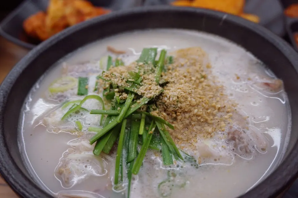 Sundaeguk broth with ground sesame added