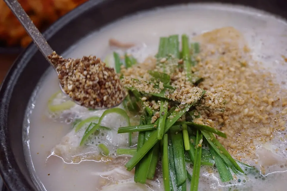 A stone bowl of nutty sesame sundaeguk