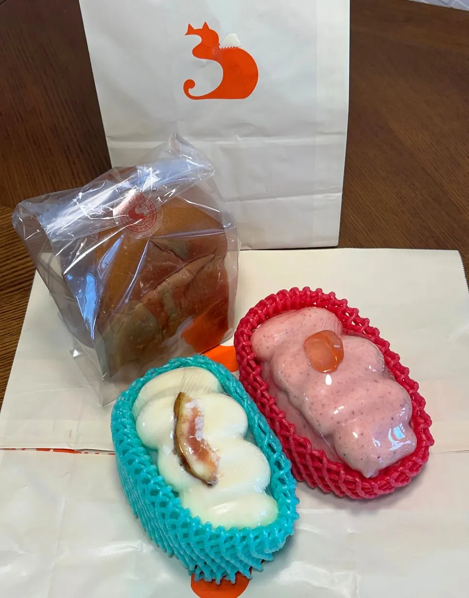 Packaged wakppu salt bread ready to go