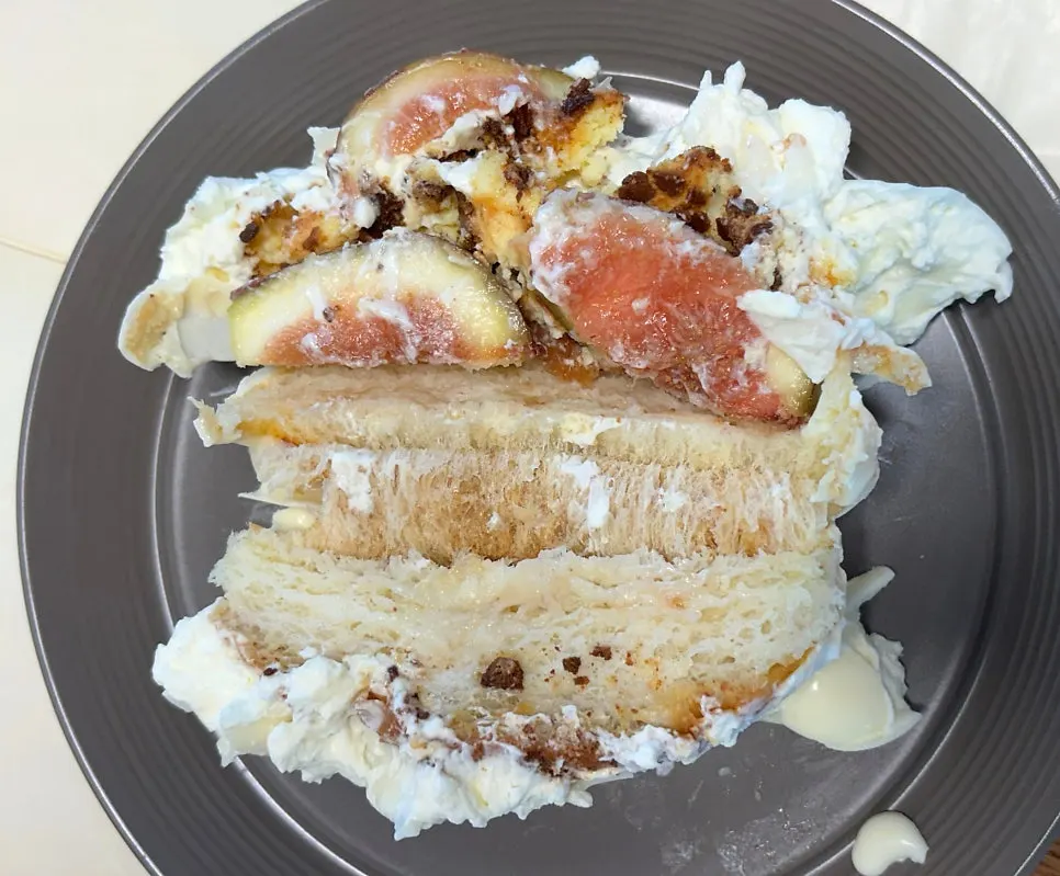 Basque cheesecake filling inside the fig-Basque wakppu salt bread
