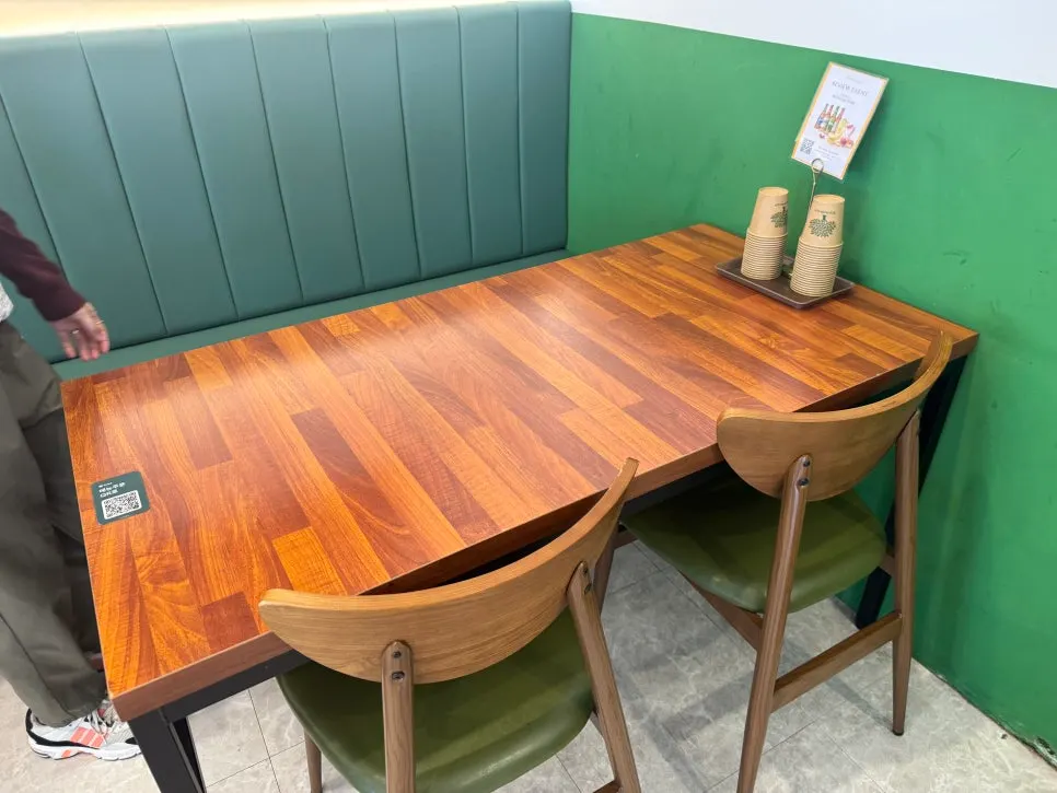 The spacious and pleasant dining area