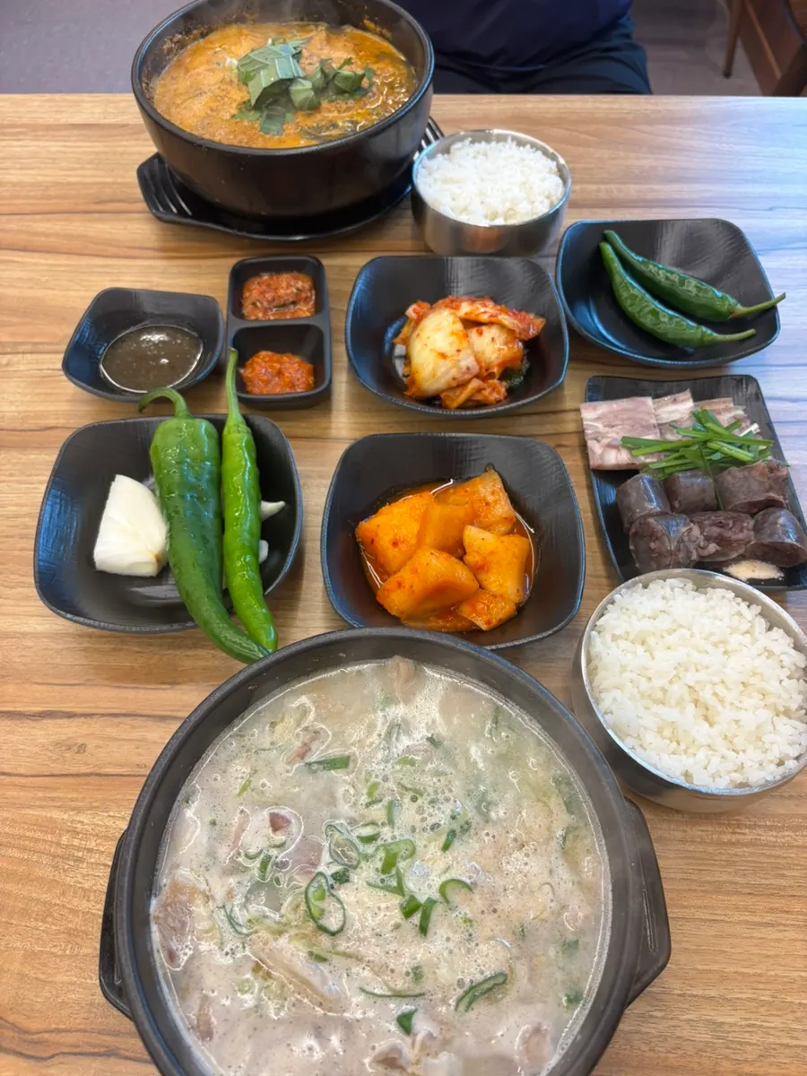 Pork gukbap set and pork bone hangover soup order