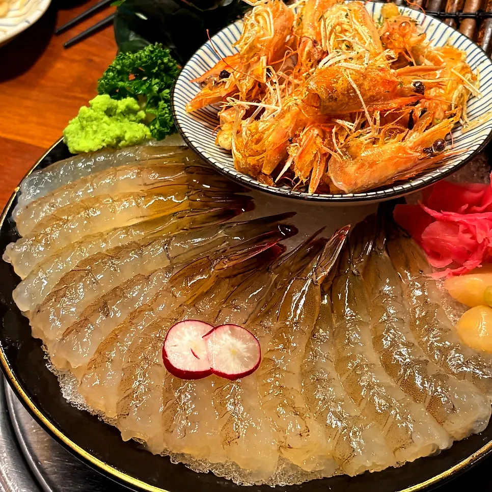 생새우회 접시 클로즈업