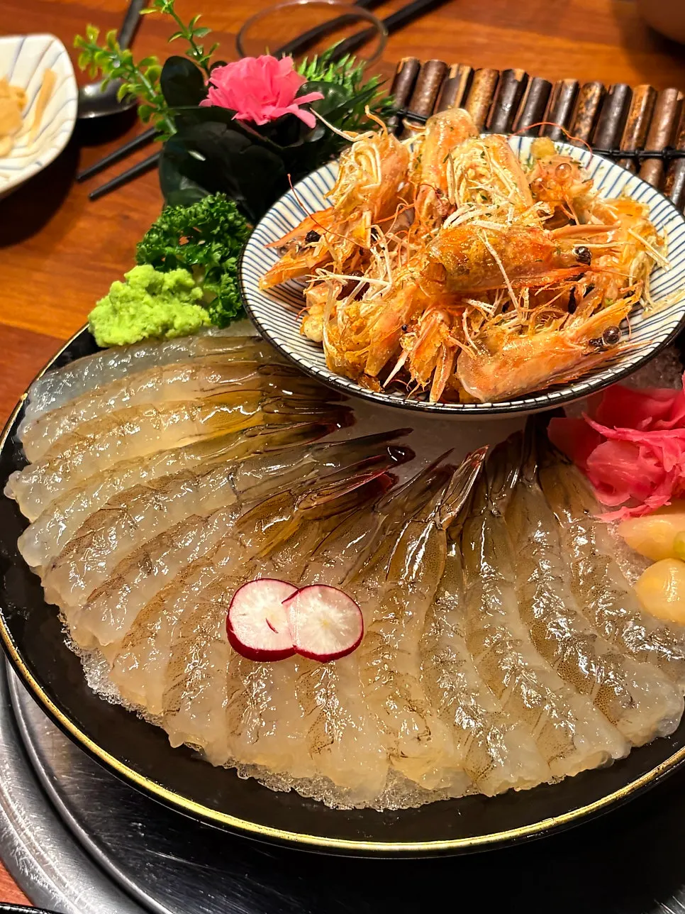 초장과 간장에 곁들인 생새우회