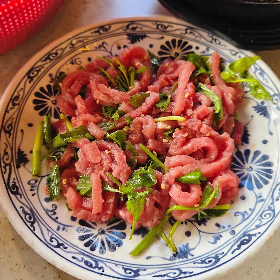 Basic side dish with minari and scallion strips