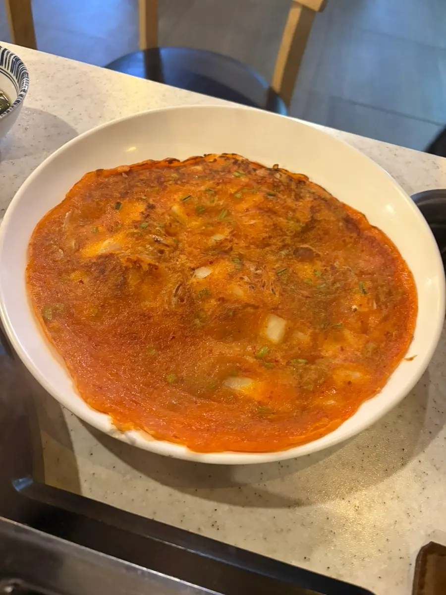 Cheonpo Hoegwan's self-service minari pancake corner
