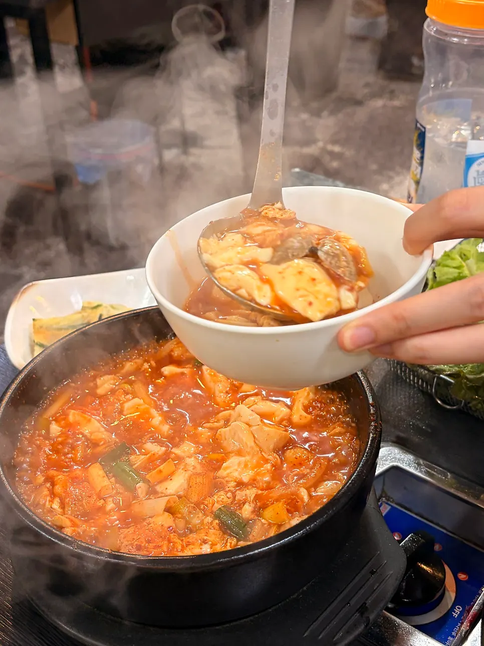 고기 주문 시 50% 할인되는 순두부수제비