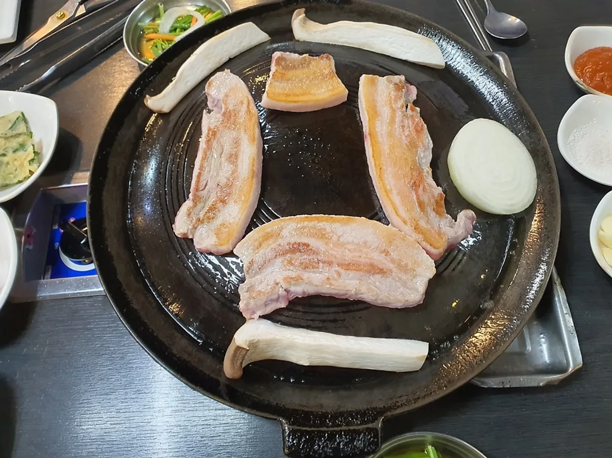 그때그집 숙성 삼겹살 생고기 한 접시