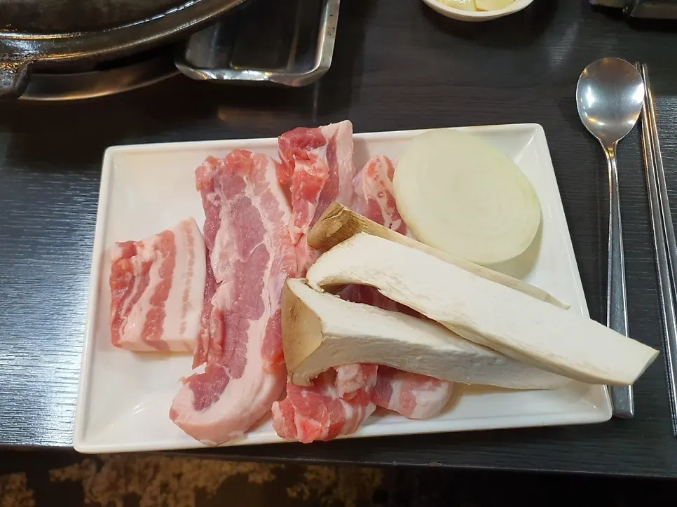 구이 전 삼겹살 고기 상태