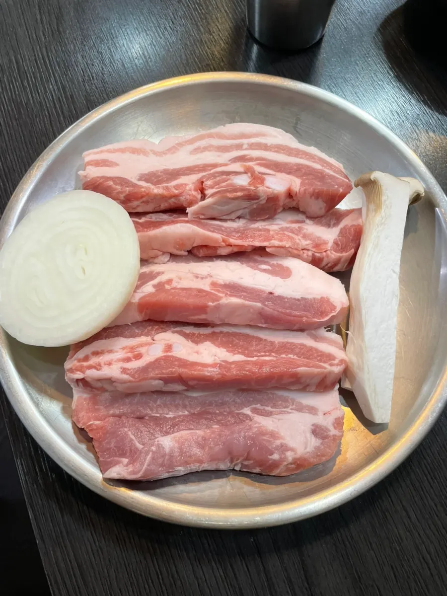 Plate of ordered pork belly, 3 servings