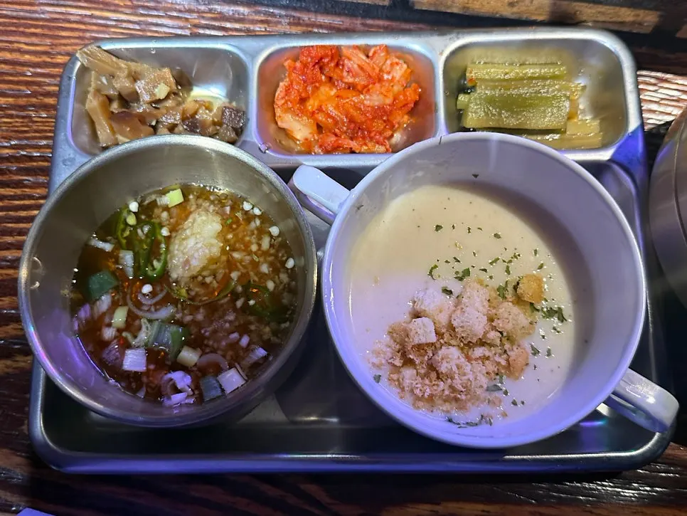 Various dipping sauces for the meat