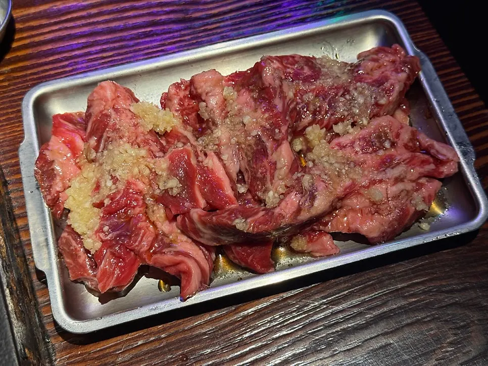 Grilled gochu galbi (premium rib)