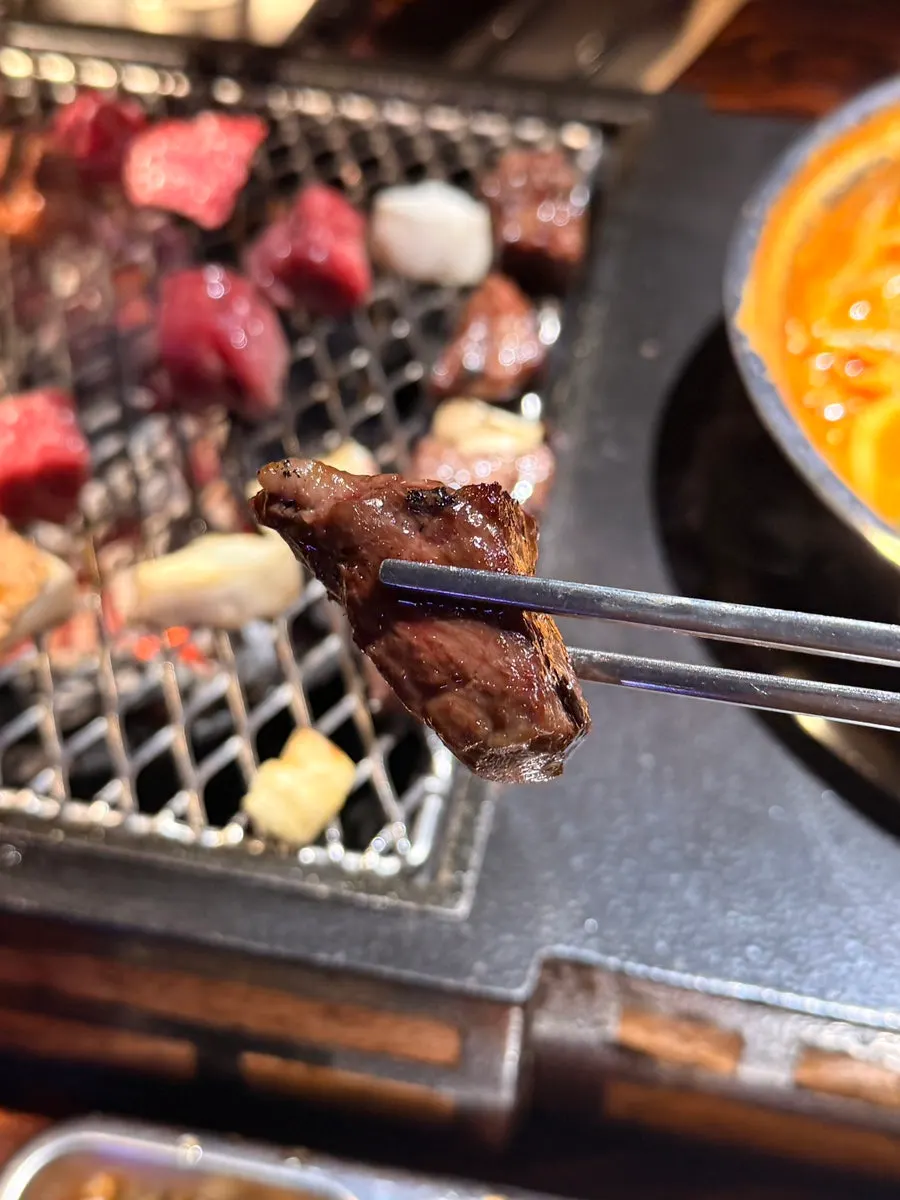 노릇하게 익은 숯불 소갈비