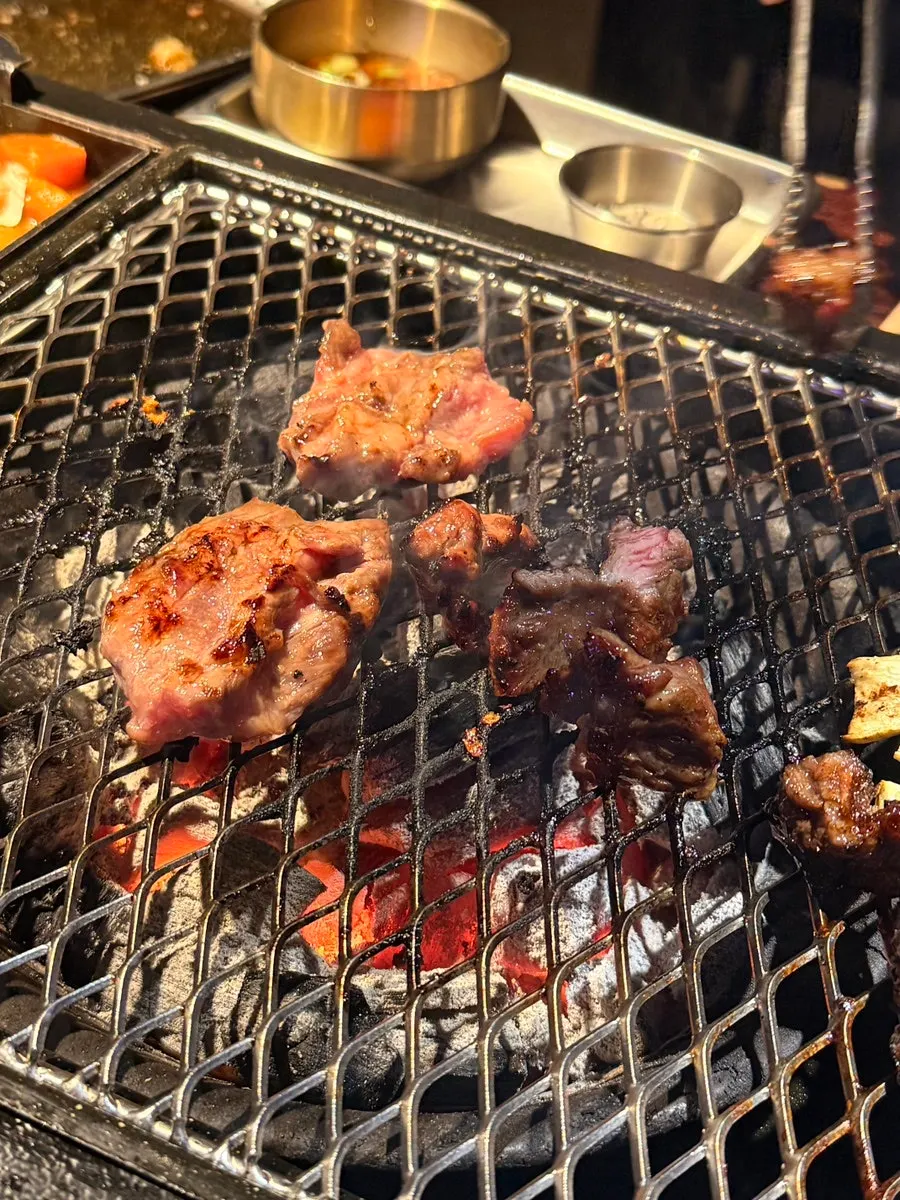 양념된 황제늑간살 2인분 접시