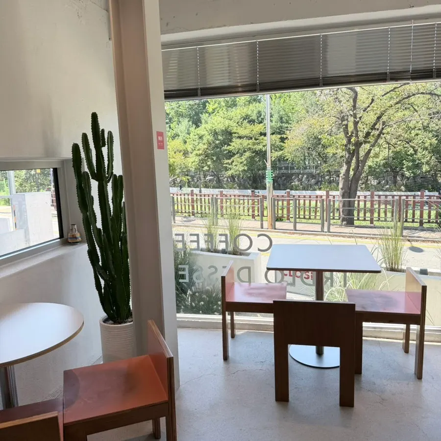 Interior of Uisagye's 1st floor