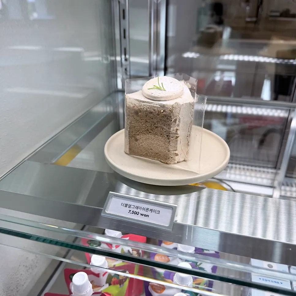 Close-up of Uisagye's dessert display case