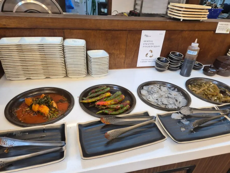Self-serve bar for side dishes and rice