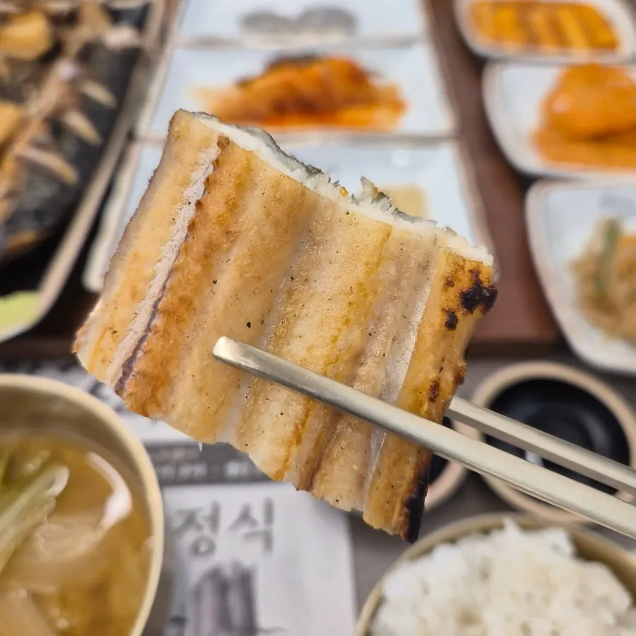 Close-up of a bowl of rice-pot rice