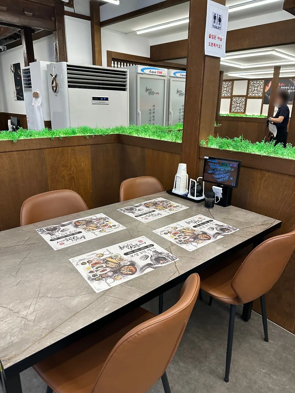 Interior decor with a Korean set-course restaurant atmosphere