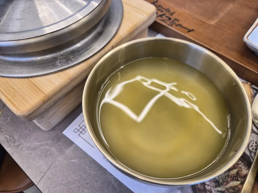 Glossy pot rice