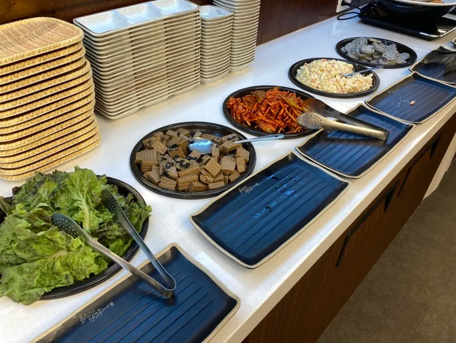 정갈하게 차려진 기본 반찬