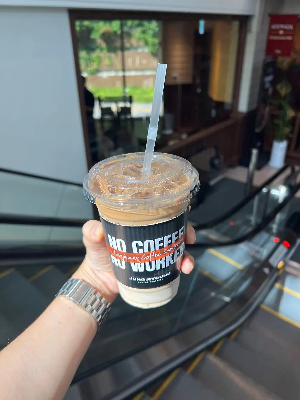First photo from visiting Jeong Jiyoung Coffee Roasters at Uiwang Lotte Premium Outlet