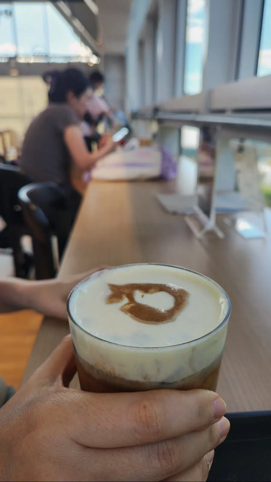 Iced americano and corn cream latte