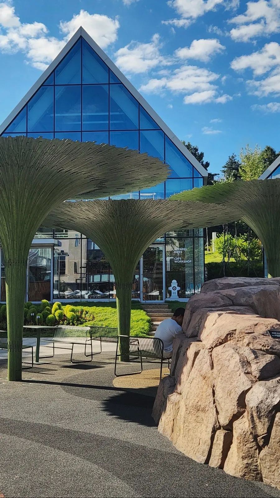 Outdoor space at the outlet, good for a walk