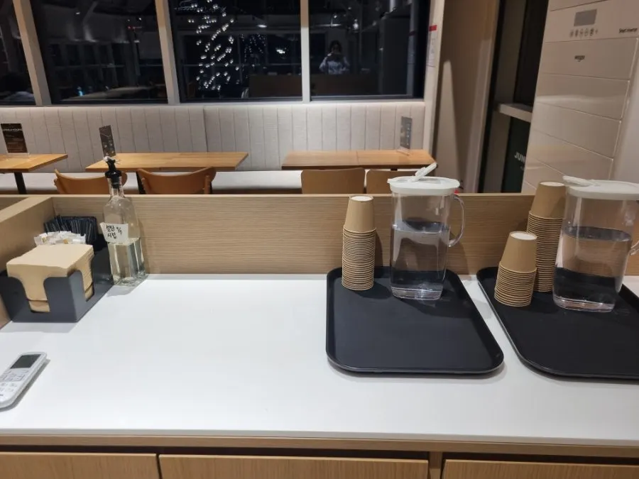 Café seating area inside the outlet