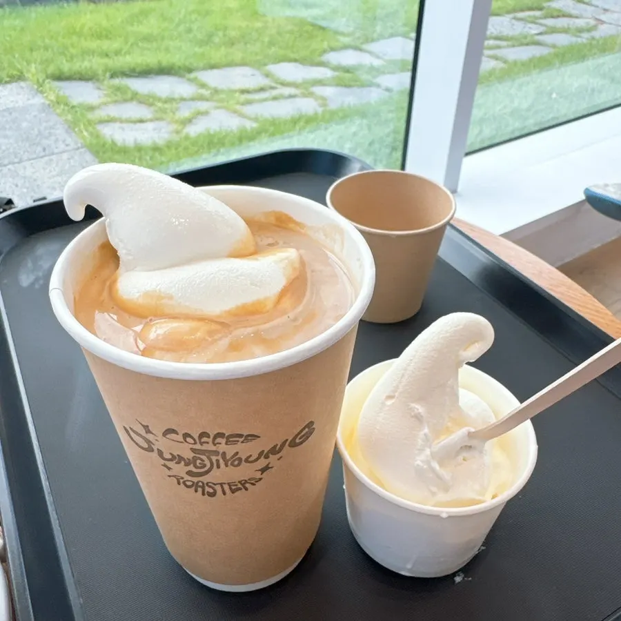Café seat found after collecting the ordered drinks