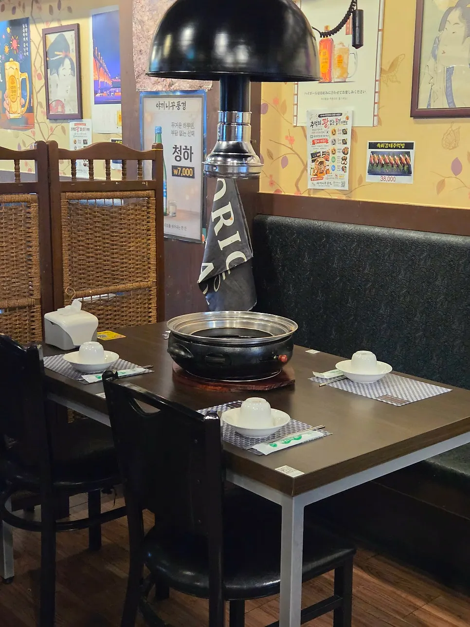 Yakiniku Pungyeong hall seating that fits a large group