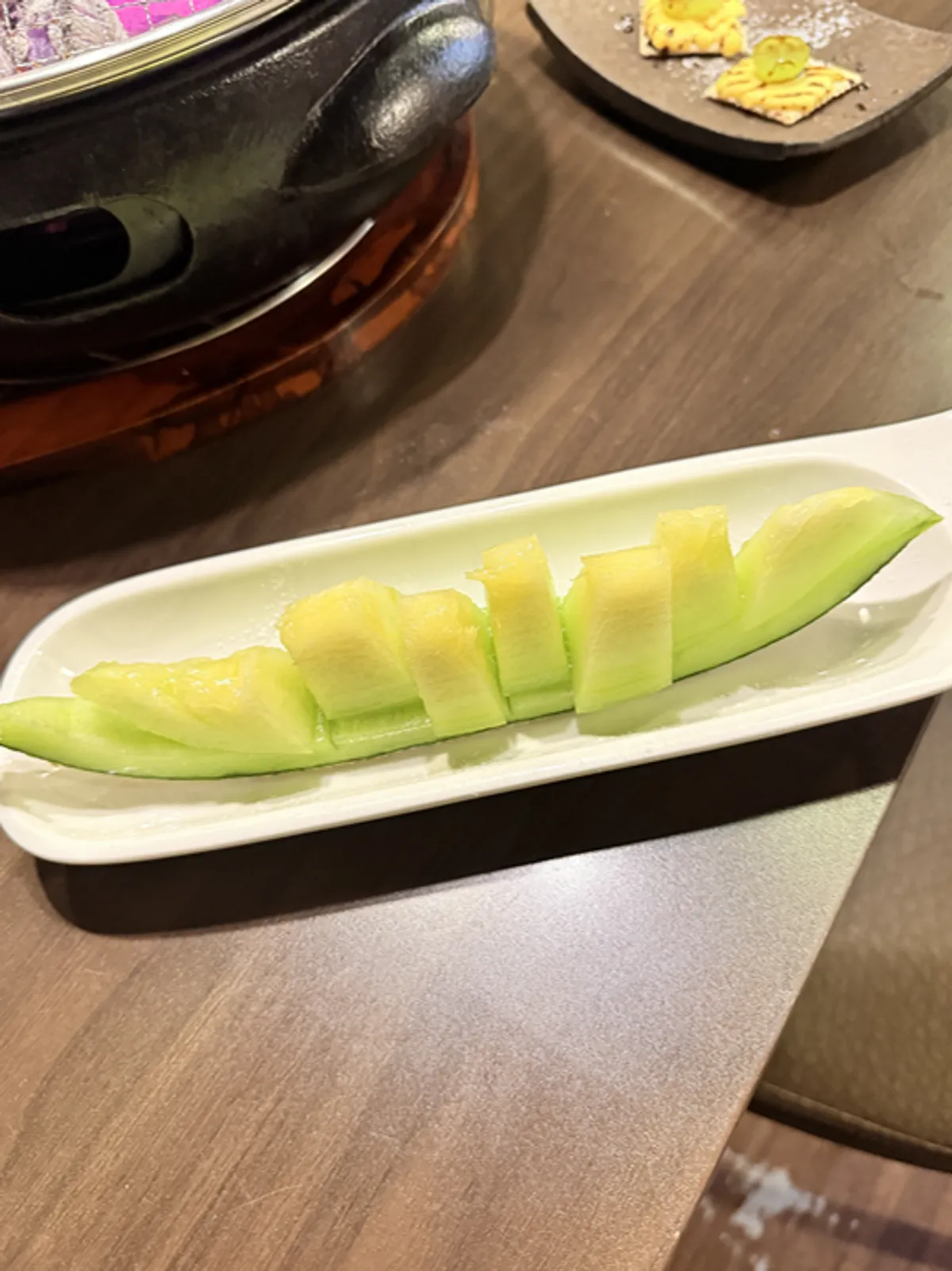 서비스로 나온 멜론과 카나페