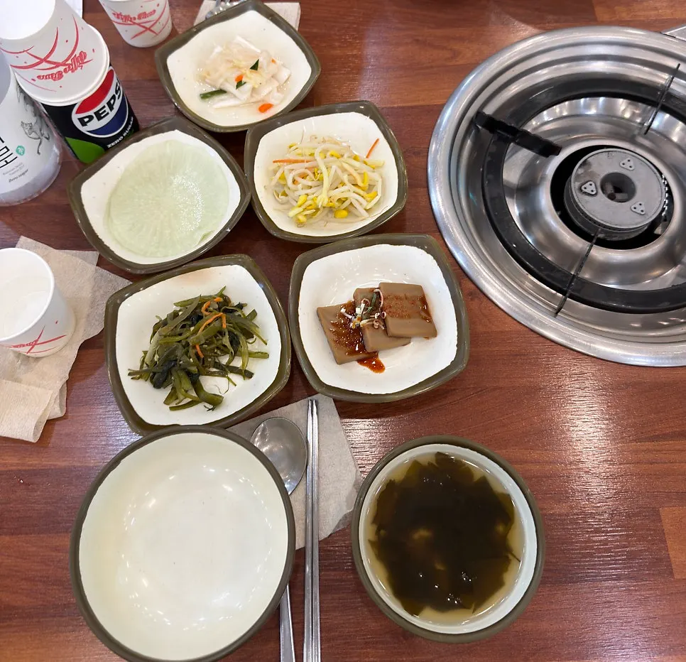 반찬을 추가할 수 있는 셀프바